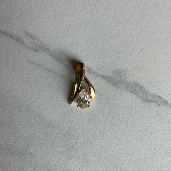 Vintage UTC 925 Sterling Silver CZ Pendant Swirl Pear Cubic Zirconia Sparkly - Picture 2 of 11